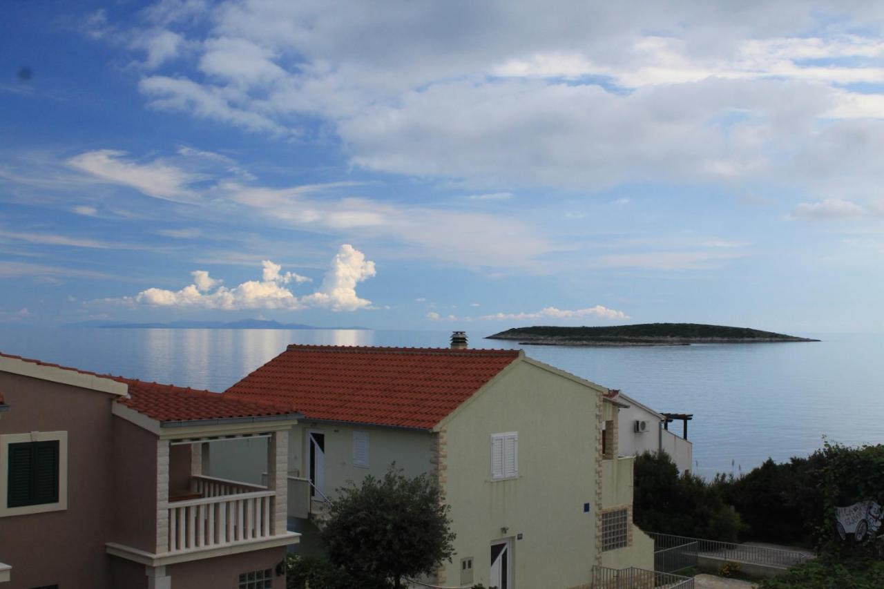 Apartments By The Sea Milna, Vis - 8896 Exterior photo