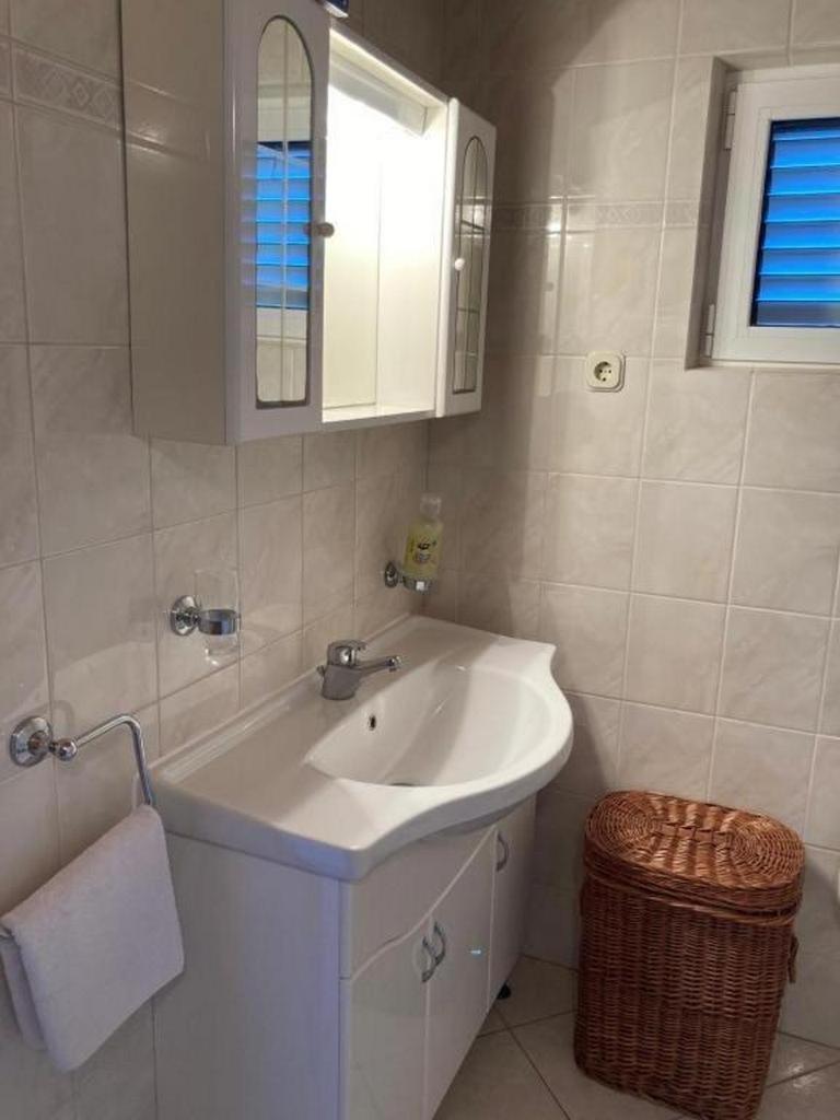 Apartments By The Sea Milna, Vis - 8896 Room photo